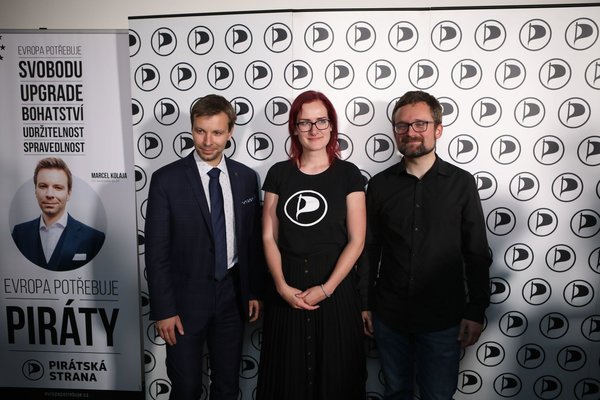 fotka zvolení Markéty do Evropského parlamentu